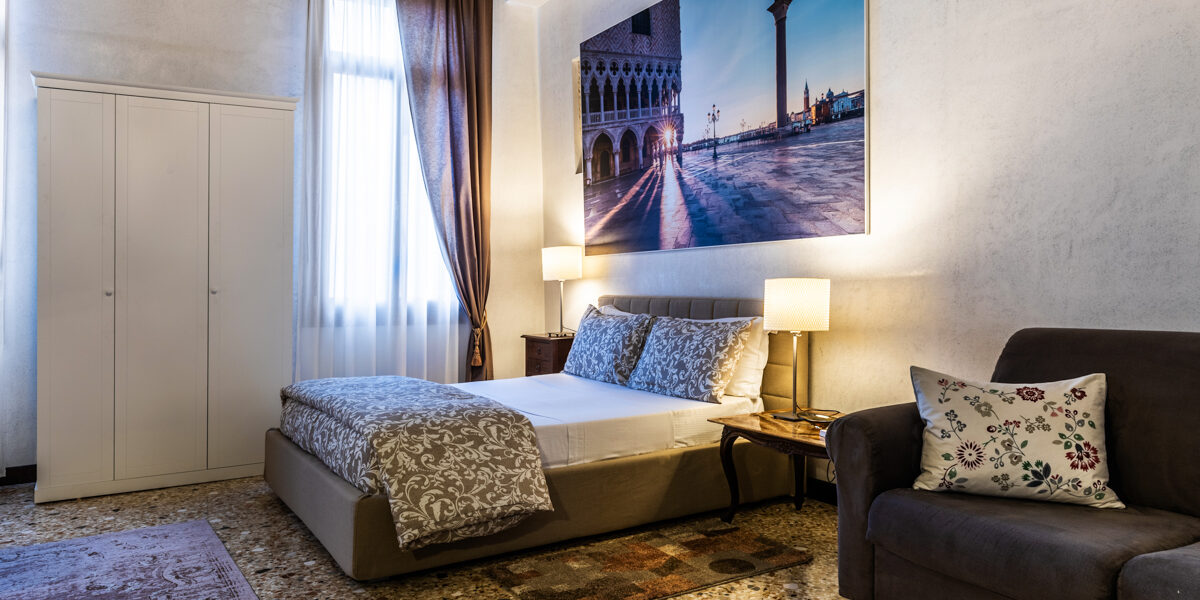 Why Choose a Modern Apartment in Historic Venice www.casantangelo.com