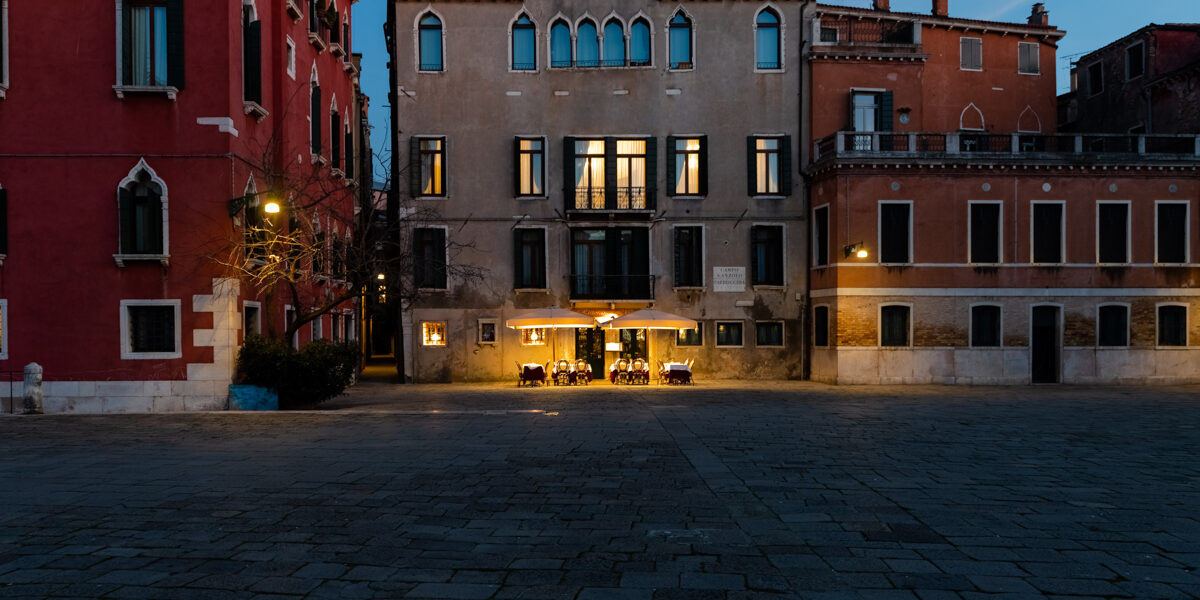 Where to sleep in Venice city center. www.casantangelo.com Where to sleep in Venice city center. www.casantangelo.com