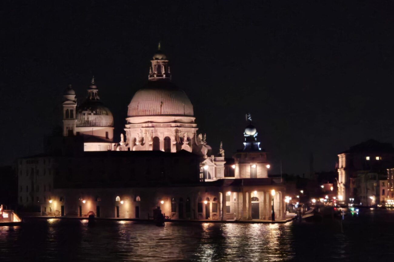 Palazzo Grassi and Punta della Dogana Venezia www.casantangelo.com