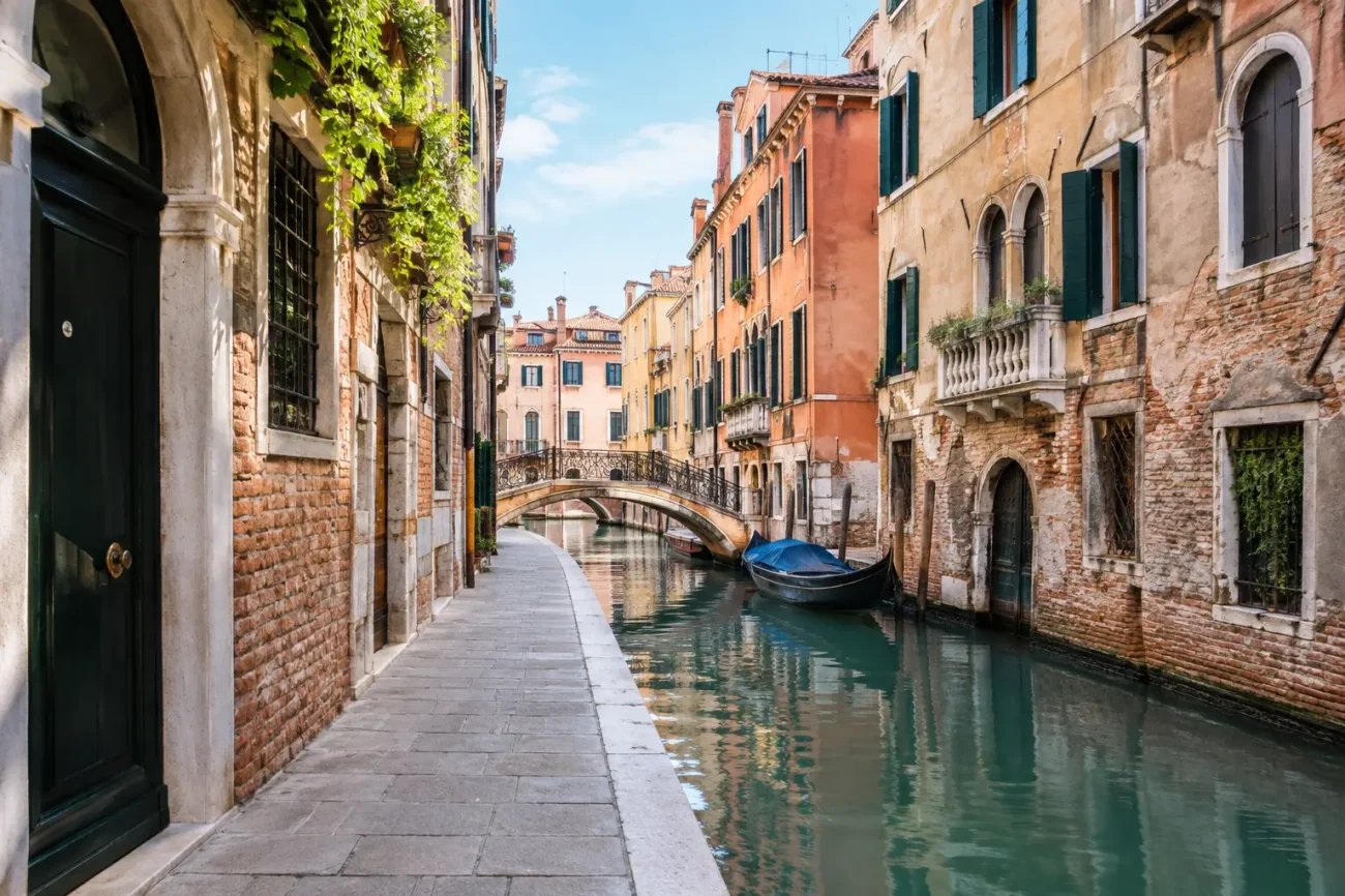 What Do Calli and Sottoporteghi Mean in Venice?